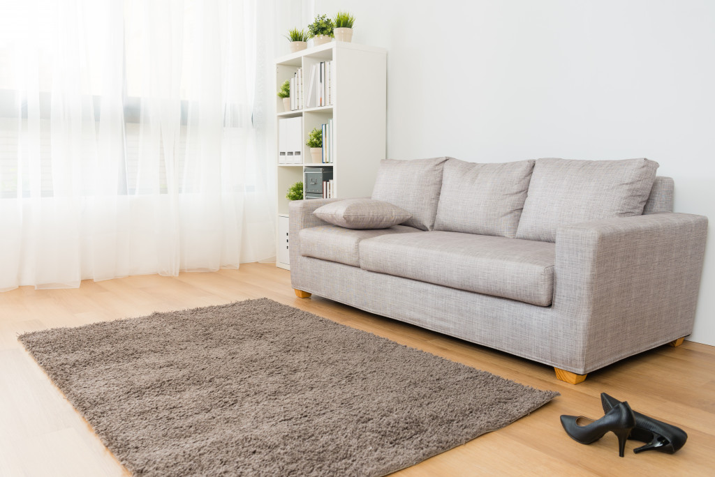 An area rug in a living room